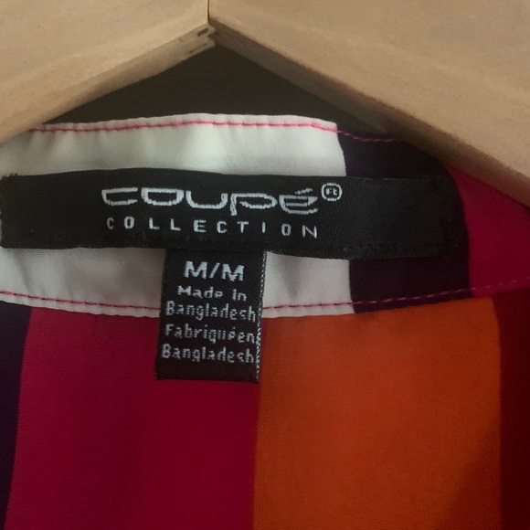 Beautiful multi colored blouse in Medium - Picture 5 of 16